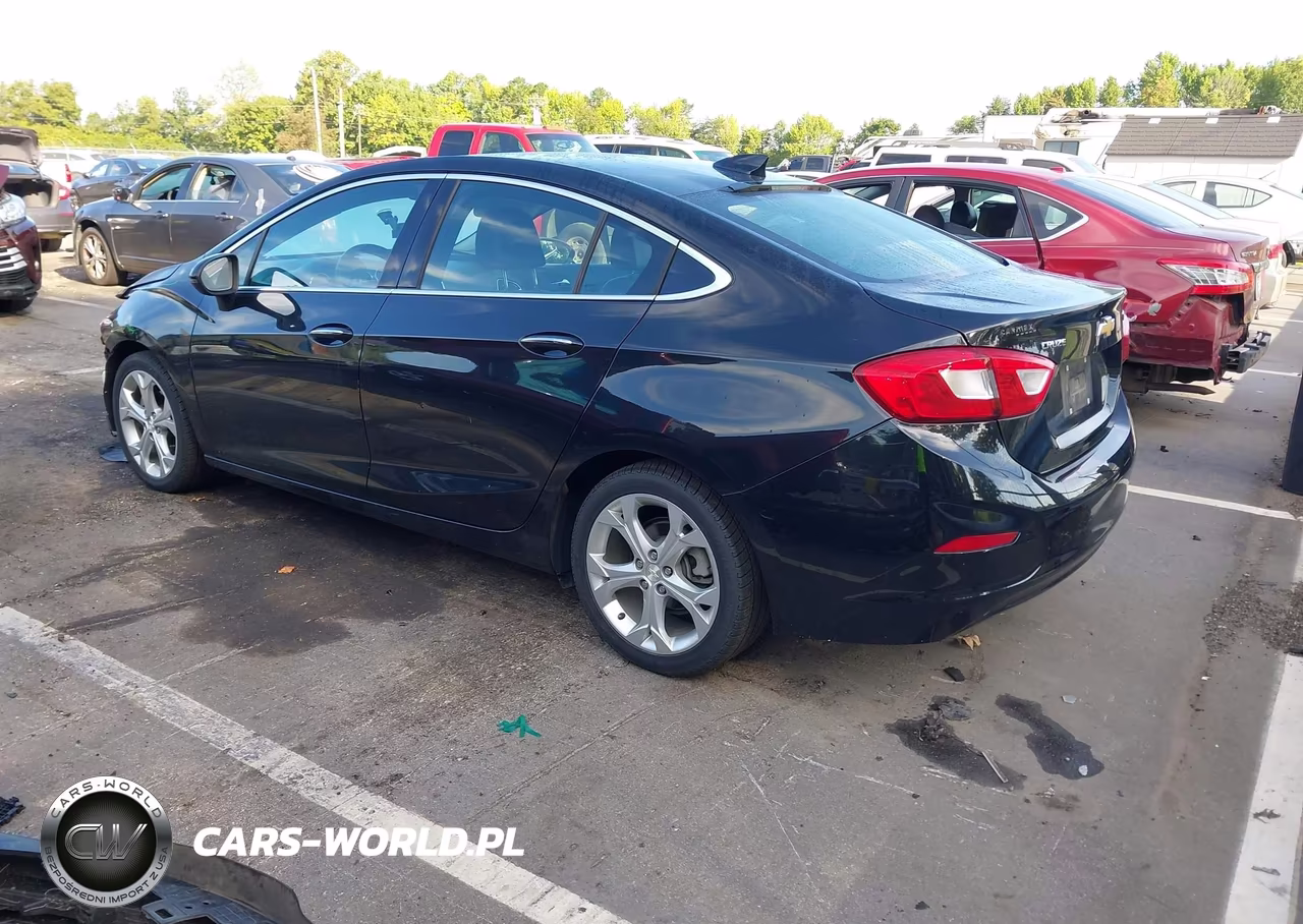 2018 Chevrolet Cruze Premier Auto VIN:1G1BF5SM5J7120494 - 3
