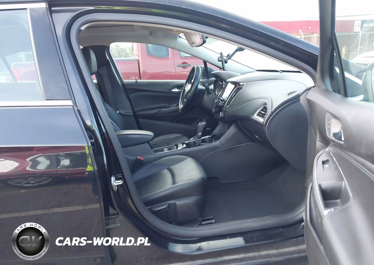 2018 Chevrolet Cruze Premier Auto VIN:1G1BF5SM5J7120494 - 5