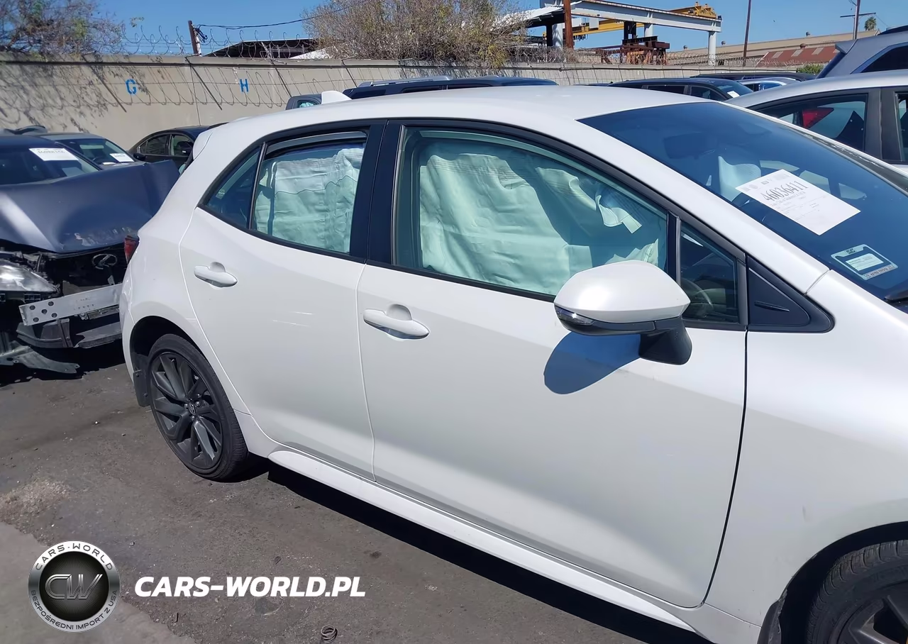 2025 Toyota Corolla Xse VIN:JTNC4MBE6S3235162 - 12