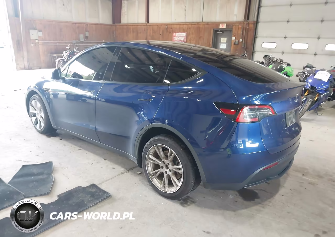 2023 Tesla Model Y Awd-Long Range Dual Motor All-Wheel Drive VIN:7SAYGDEE8PF703855 - 3