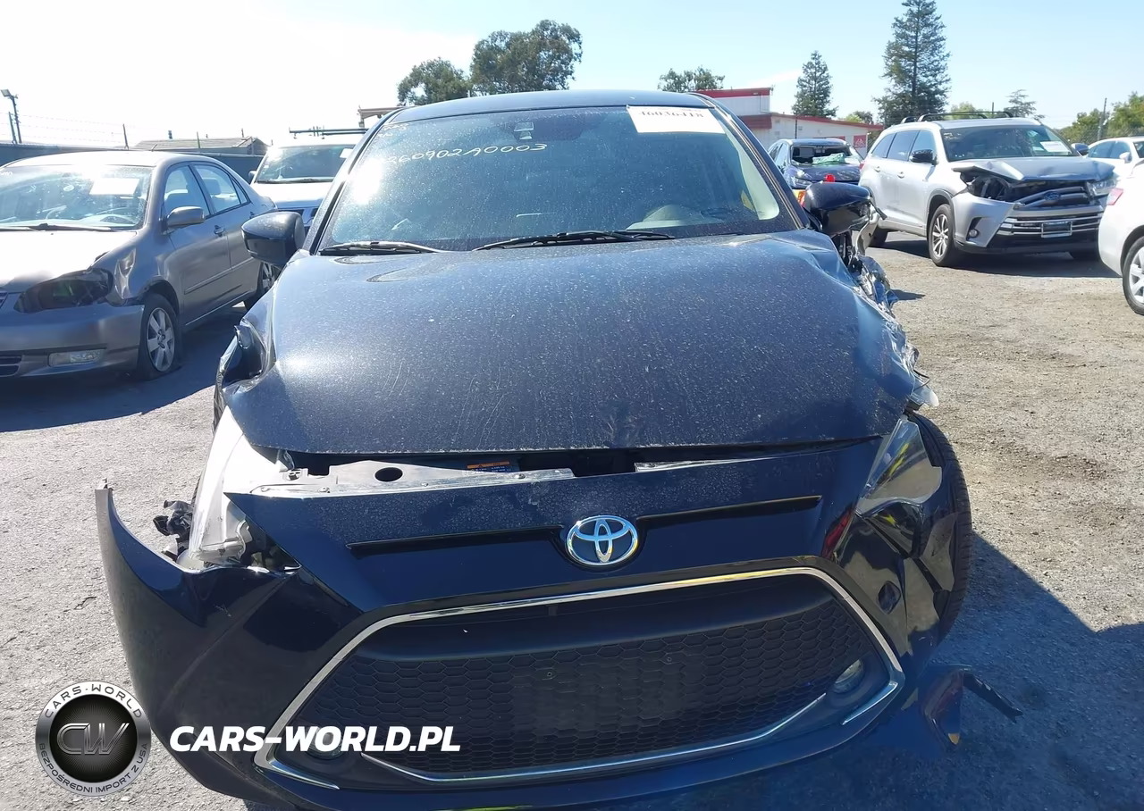 2020 Toyota Yaris Le VIN:3MYDLBYV1LY715966 - 11