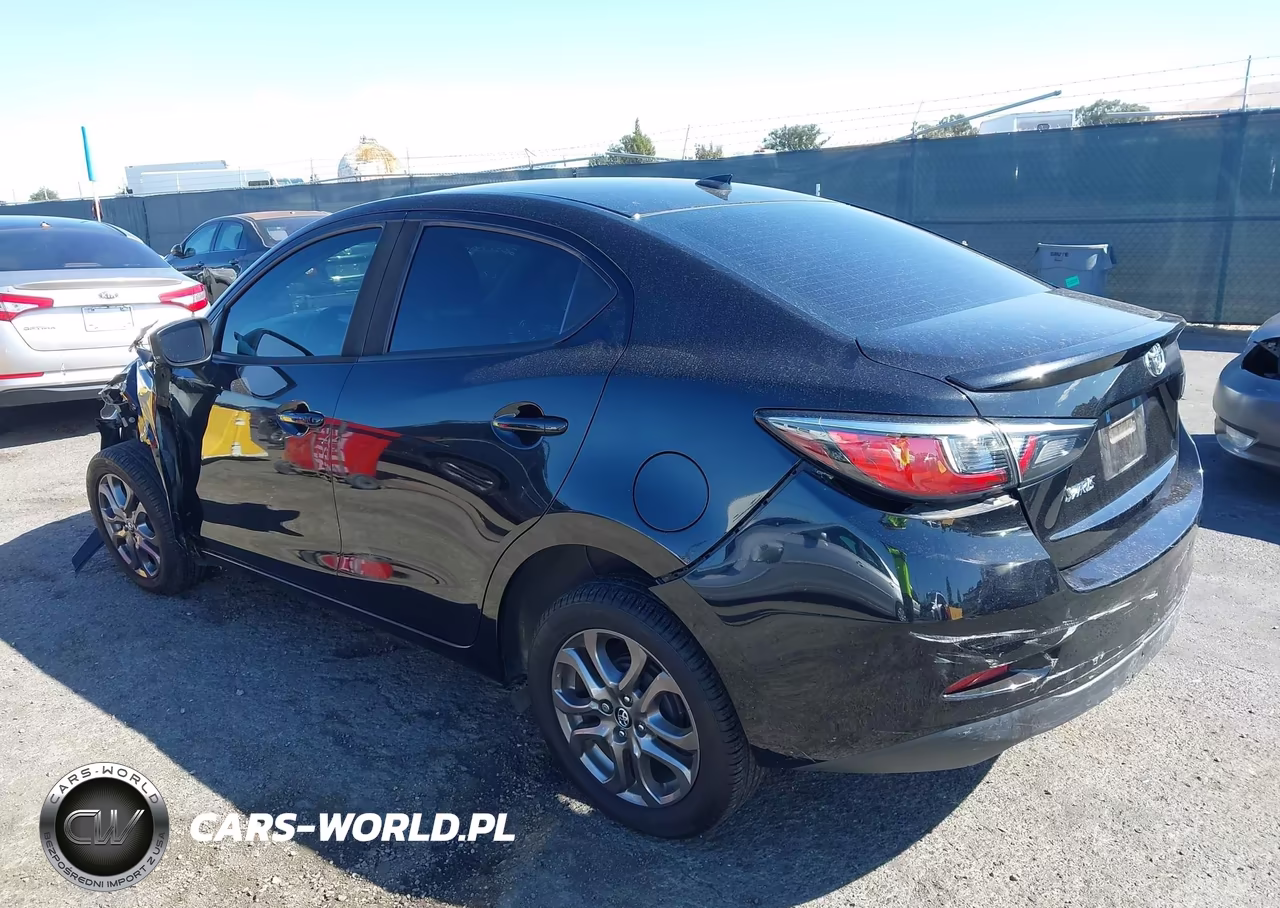 2020 Toyota Yaris Le VIN:3MYDLBYV1LY715966 - 3