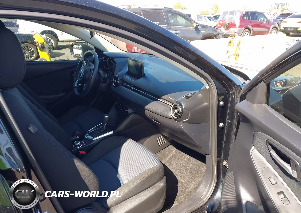2020 Toyota Yaris Le VIN:3MYDLBYV1LY715966 - 5