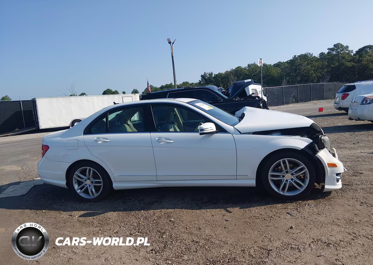 2014 Mercedes-Benz C 250 Sport VIN:WDDGF4HB9EA928181 - 13