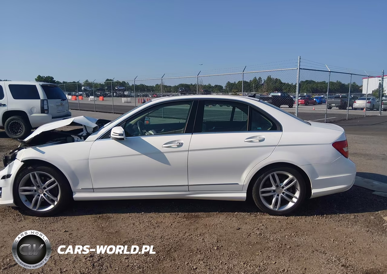 2014 Mercedes-Benz C 250 Sport VIN:WDDGF4HB9EA928181 - 14