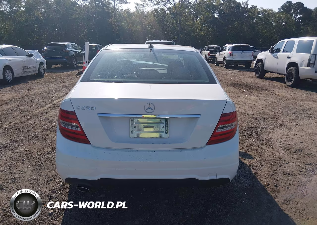 2014 Mercedes-Benz C 250 Sport VIN:WDDGF4HB9EA928181 - 16
