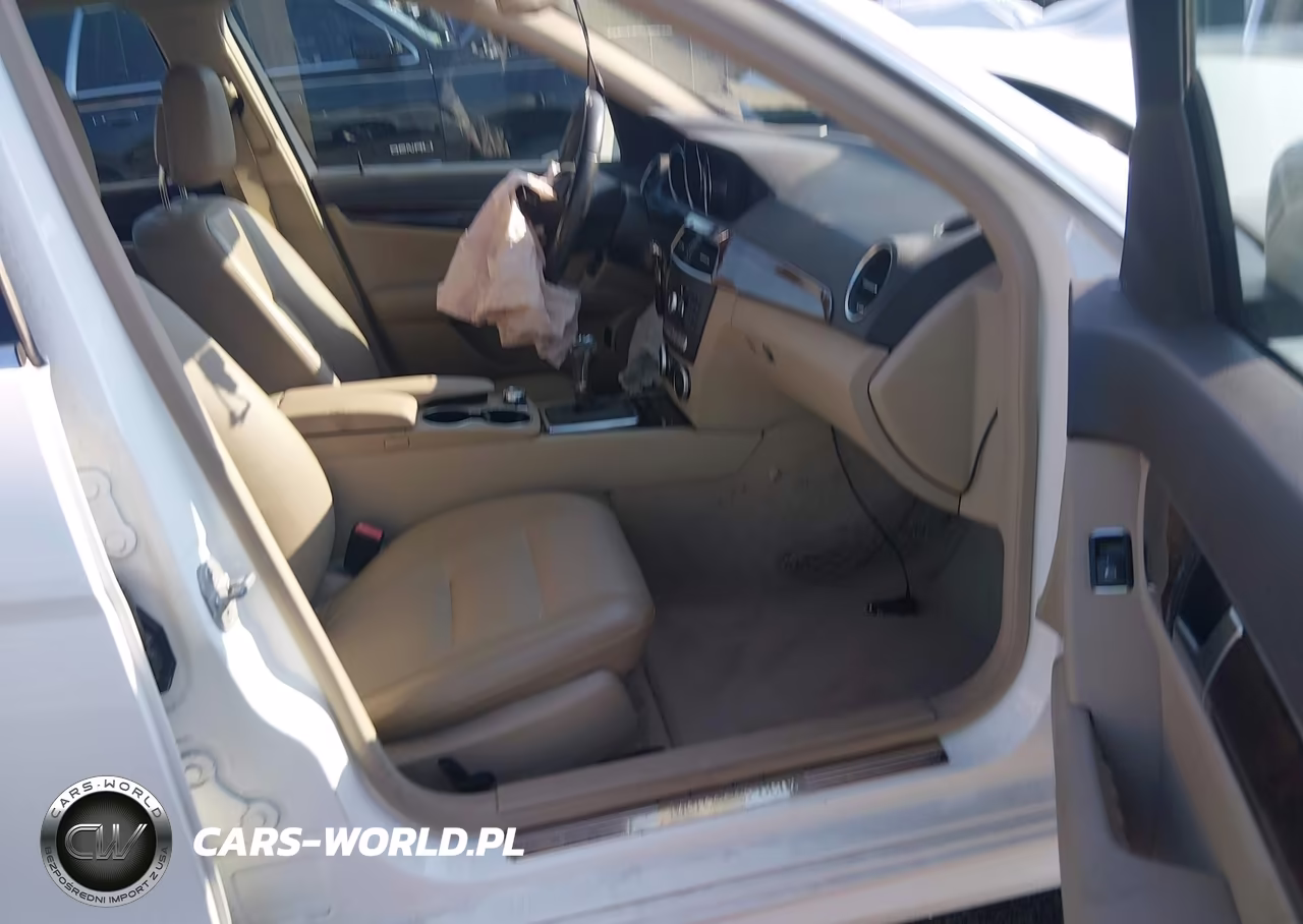 2014 Mercedes-Benz C 250 Sport VIN:WDDGF4HB9EA928181 - 5