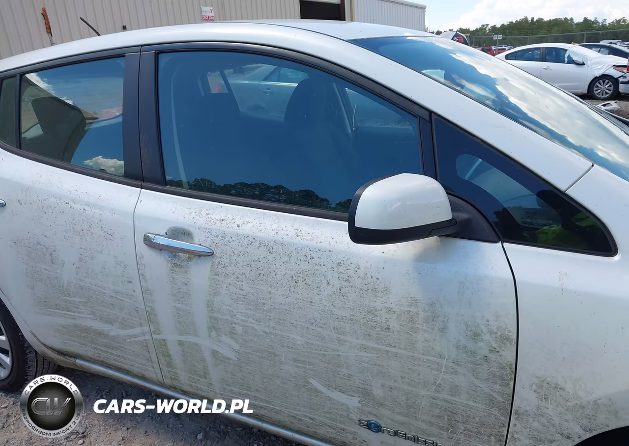 2015 Nissan Leaf S VIN:1N4AZOCPOFC324176 - 13