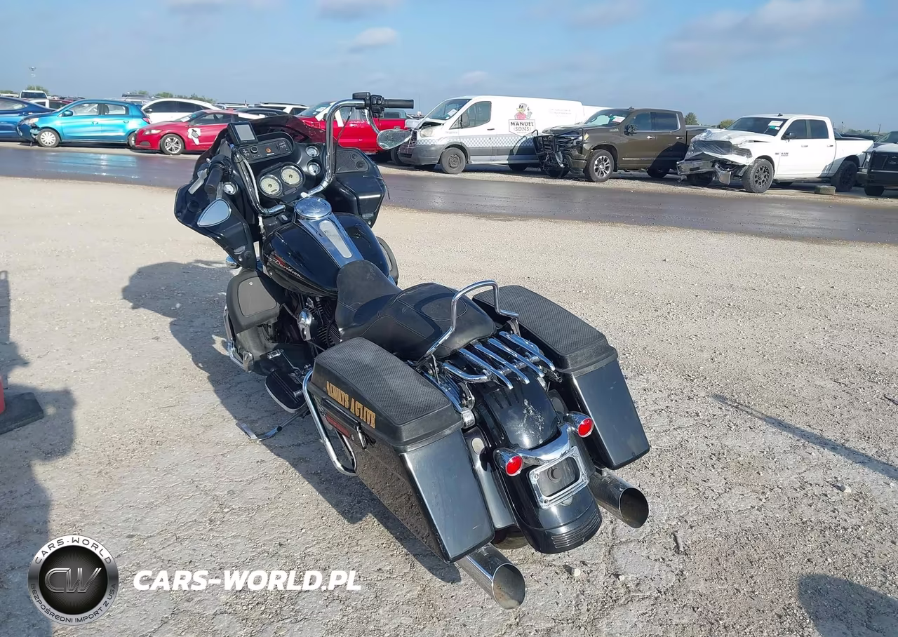2013 Harley-Davidson Fltrx Road Glide Custom VIN:1HD1KHM17DB630865 - 3