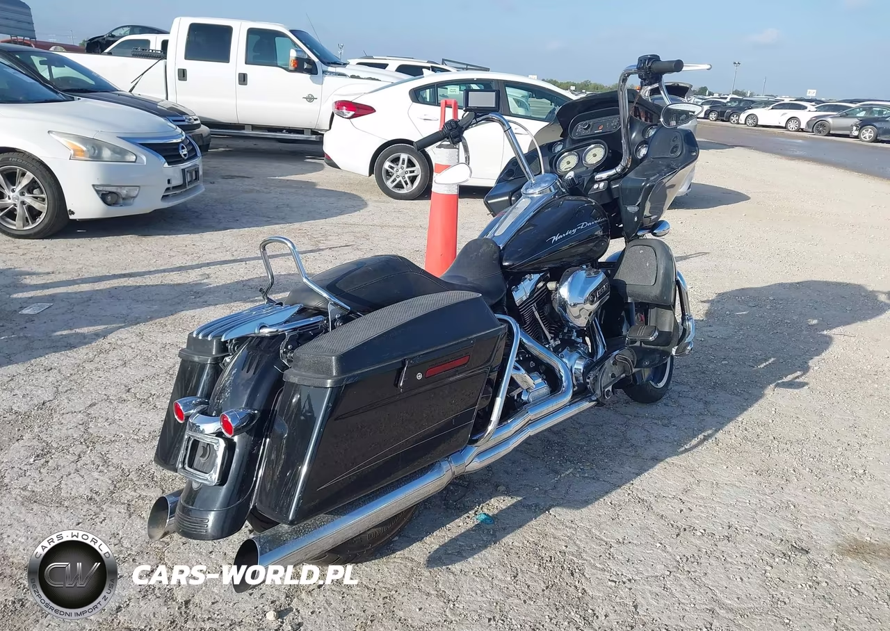 2013 Harley-Davidson Fltrx Road Glide Custom VIN:1HD1KHM17DB630865 - 4