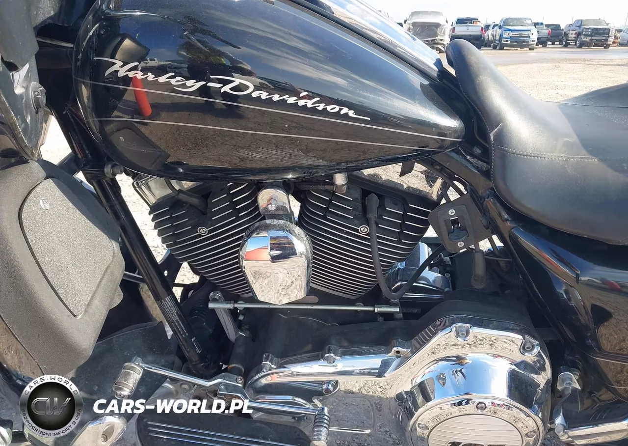 2013 Harley-Davidson Fltrx Road Glide Custom VIN:1HD1KHM17DB630865 - 9