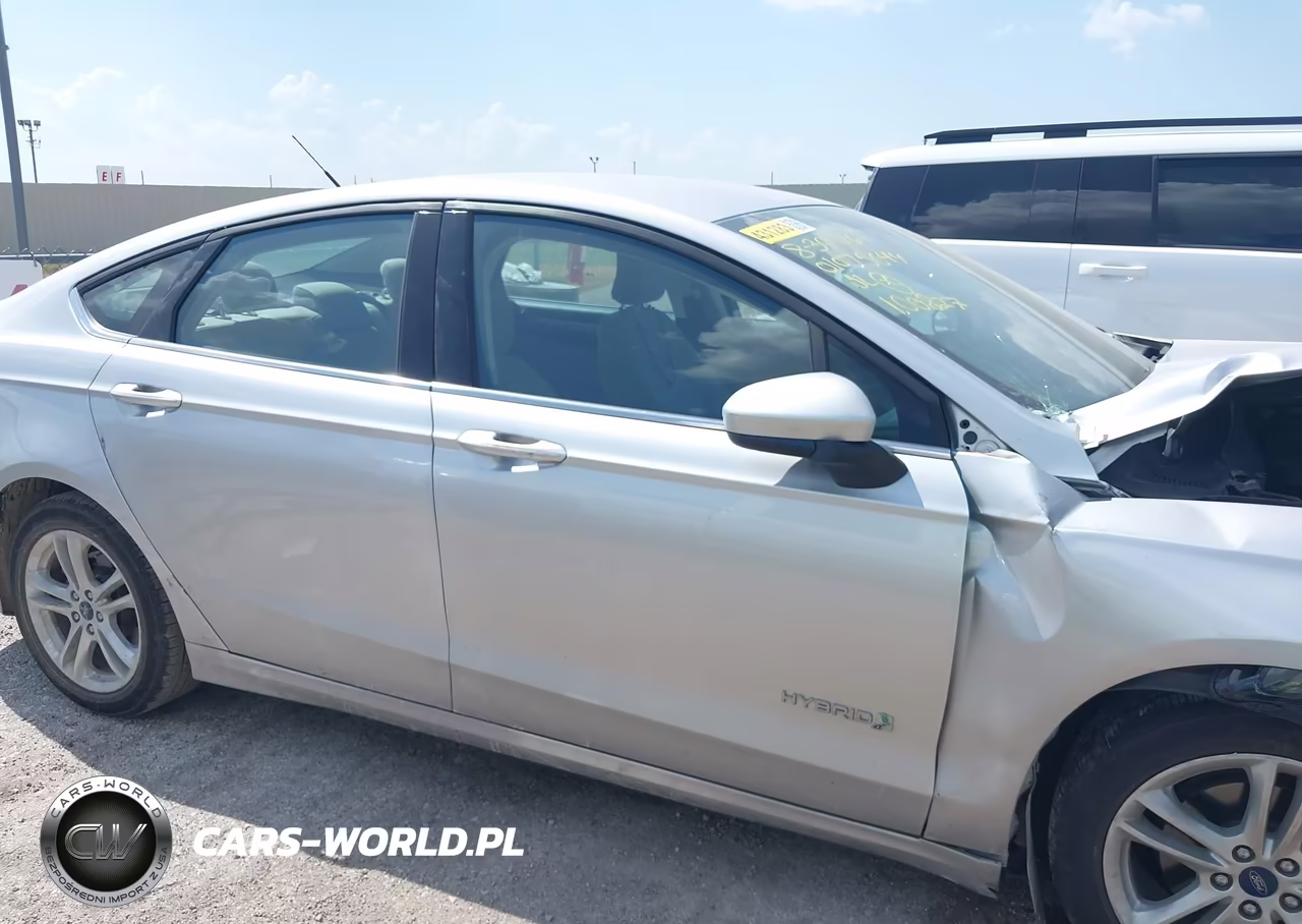 2018 Ford Fusion Hybrid S VIN:3FA6P0UUXJR100827 - 13