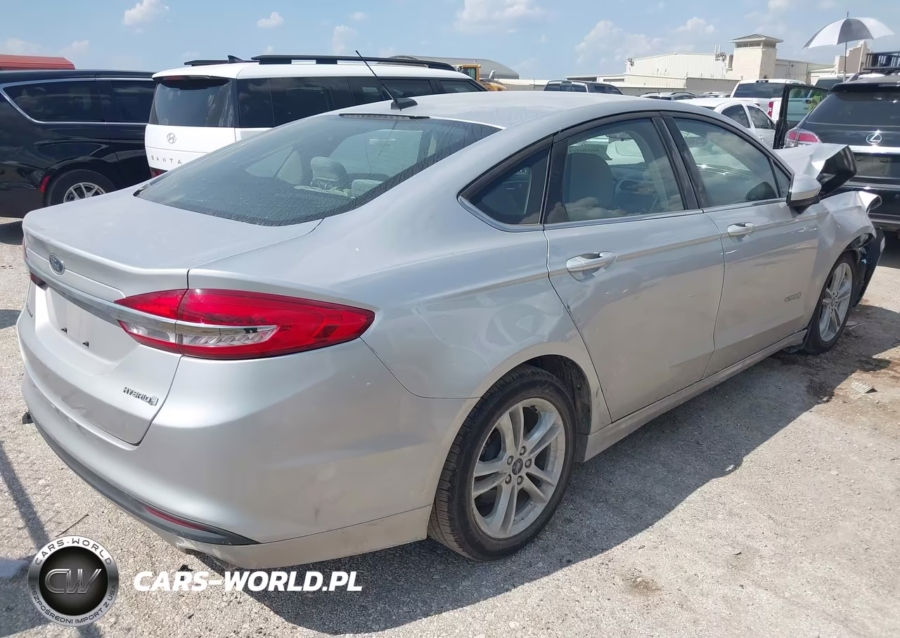 2018 Ford Fusion Hybrid S VIN:3FA6P0UUXJR100827 - 4