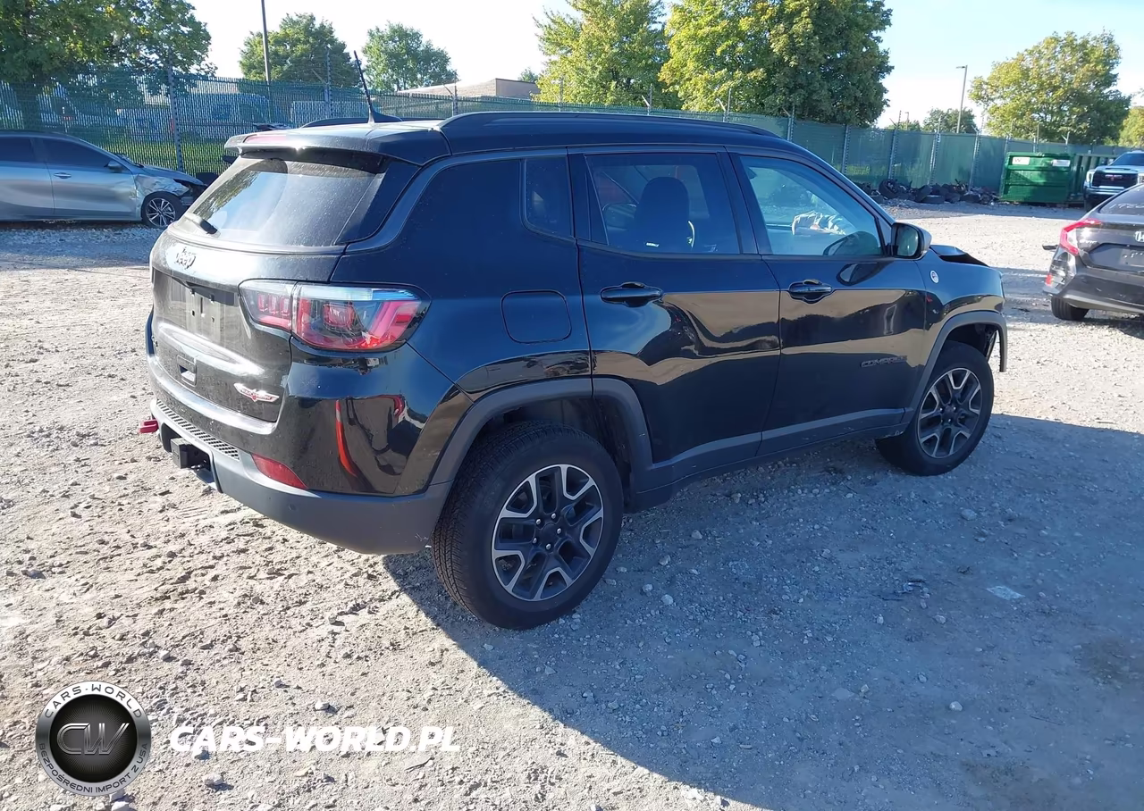 2019 Jeep Compass Trailhawk 4X4 VIN:3C4NJDDB4KT651742 - 4