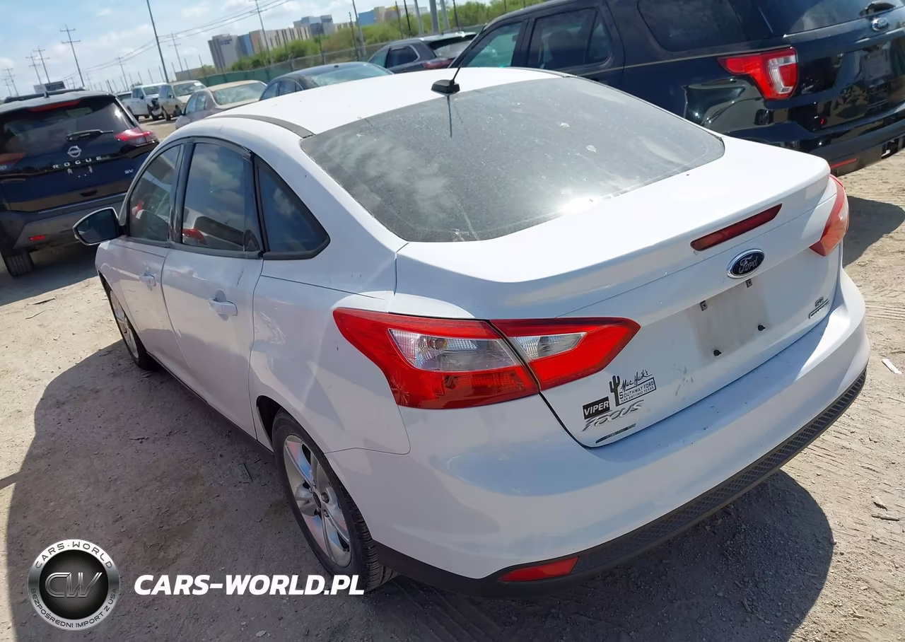 2014 Ford Focus Se VIN:1FADP3F20EL254097 - 3