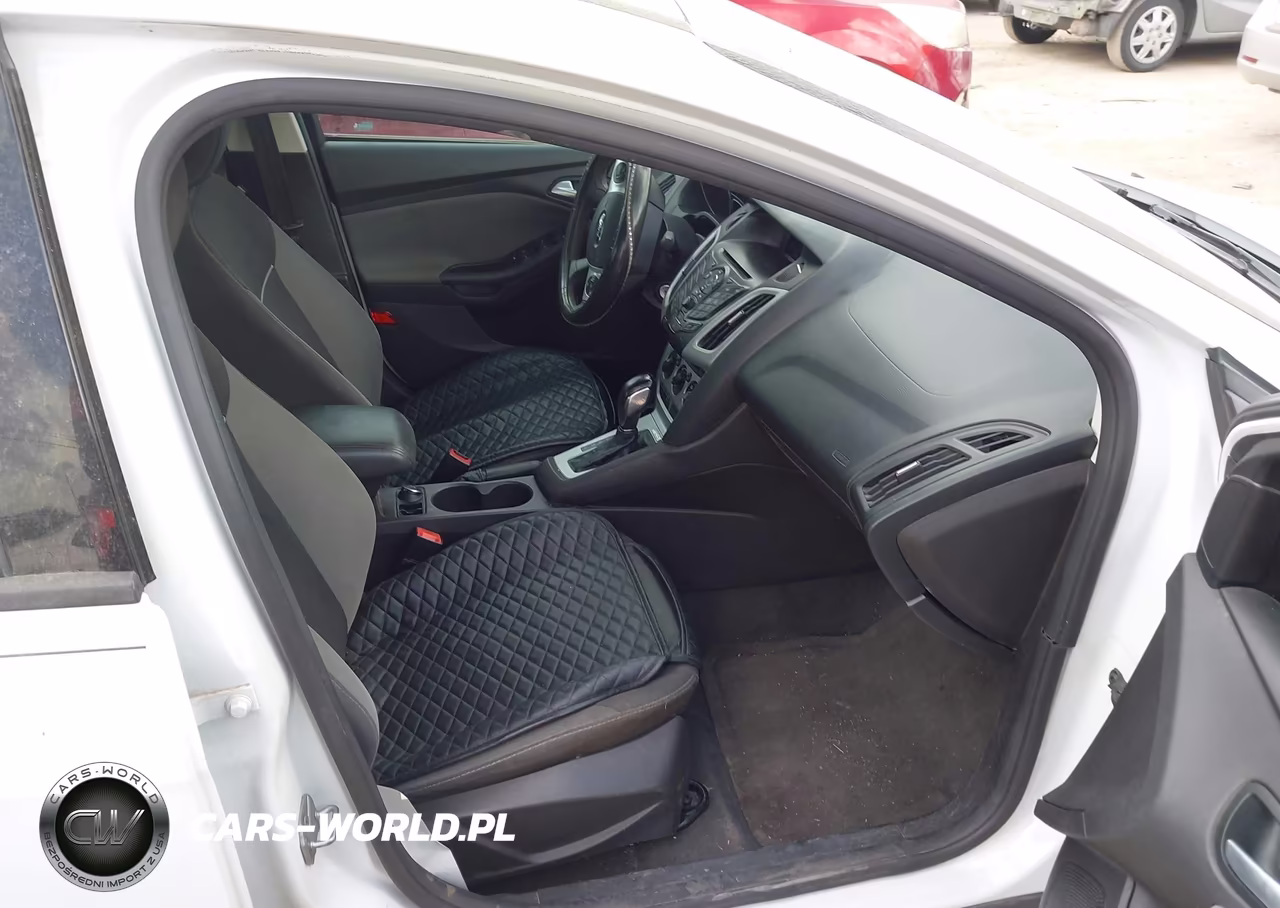 2014 Ford Focus Se VIN:1FADP3F20EL254097 - 5