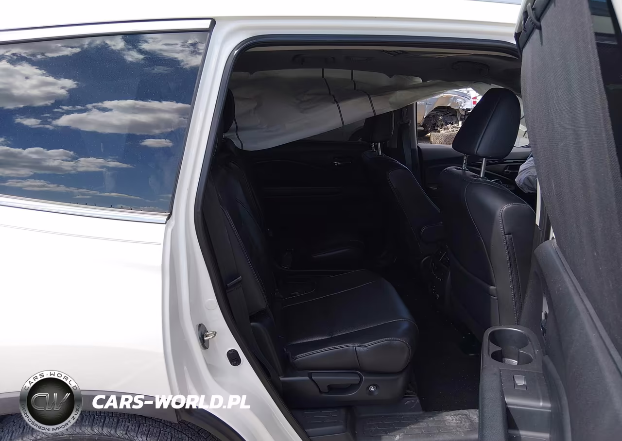 2018 Honda Pilot Elite VIN:5FNYF6H06JB069514 - 8