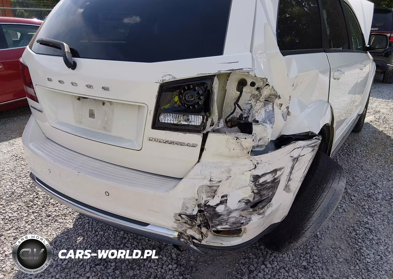 2020 Dodge Journey Crossroad VIN:3C4PDCGB4LT267158 - 6