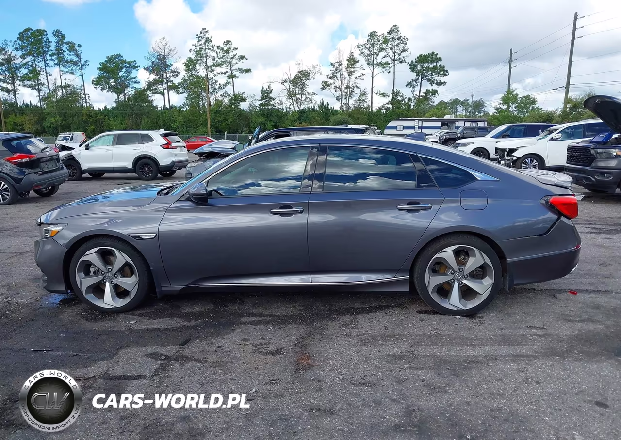 2018 Honda Accord Touring 2.0T VIN:1HGCV2F97JA014636 - 14