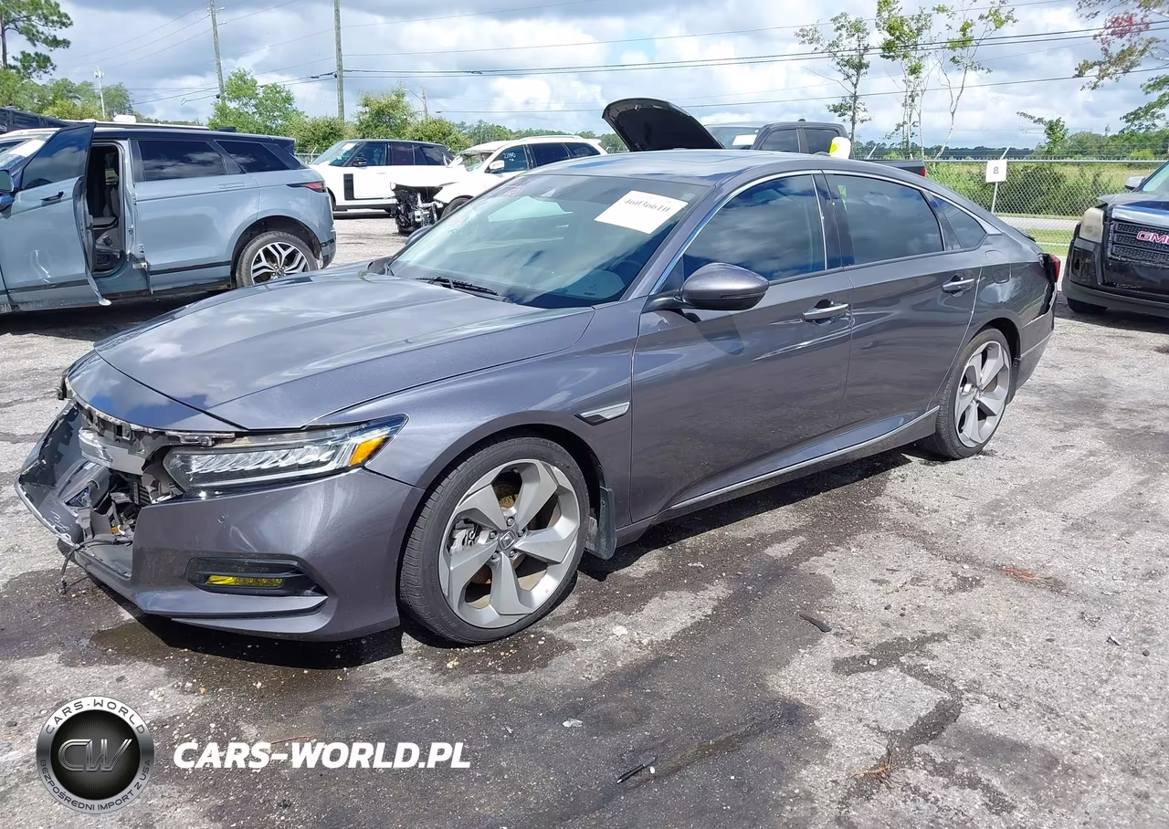 2018 Honda Accord Touring 2.0T VIN:1HGCV2F97JA014636 - 2