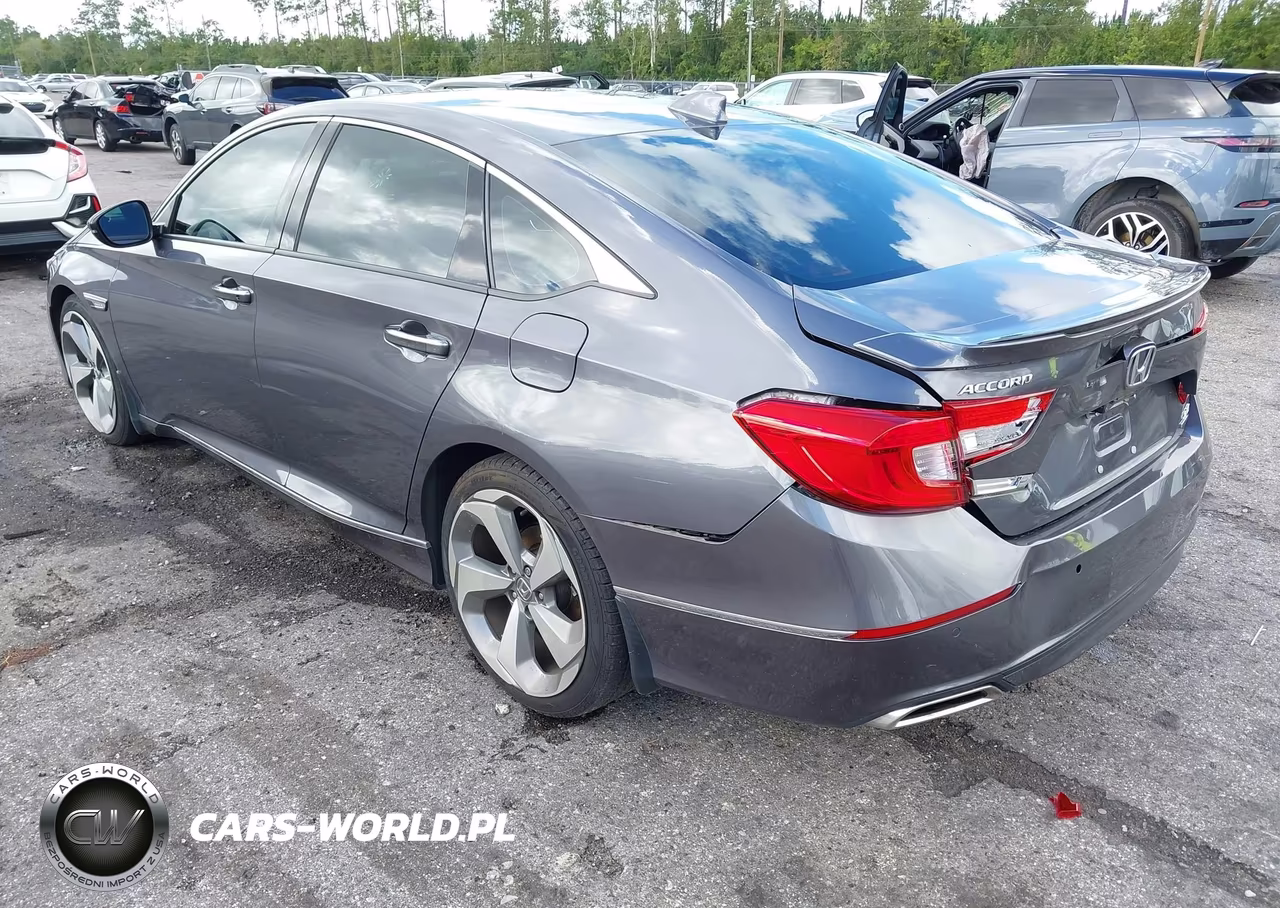 2018 Honda Accord Touring 2.0T VIN:1HGCV2F97JA014636 - 3