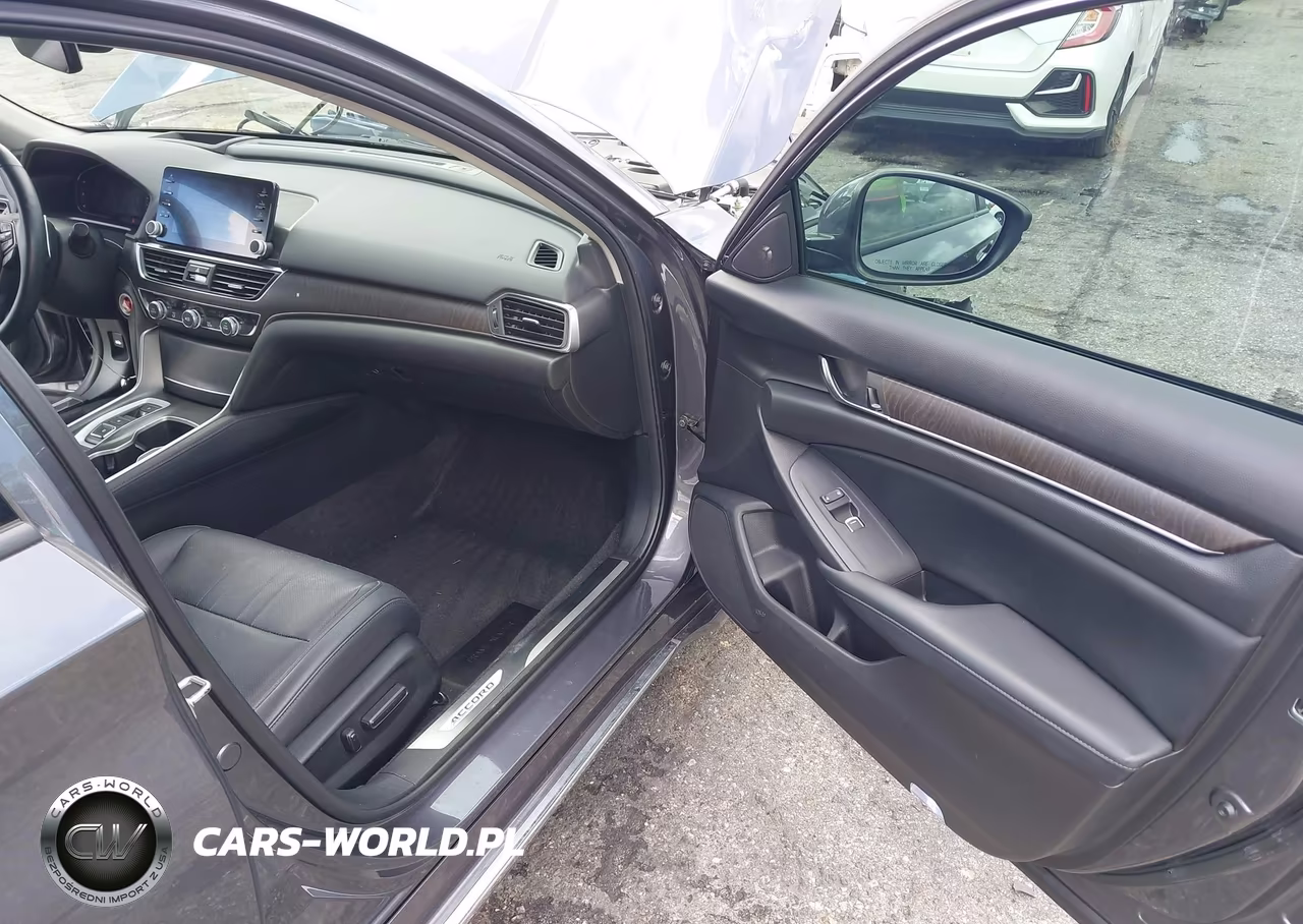 2018 Honda Accord Touring 2.0T VIN:1HGCV2F97JA014636 - 5