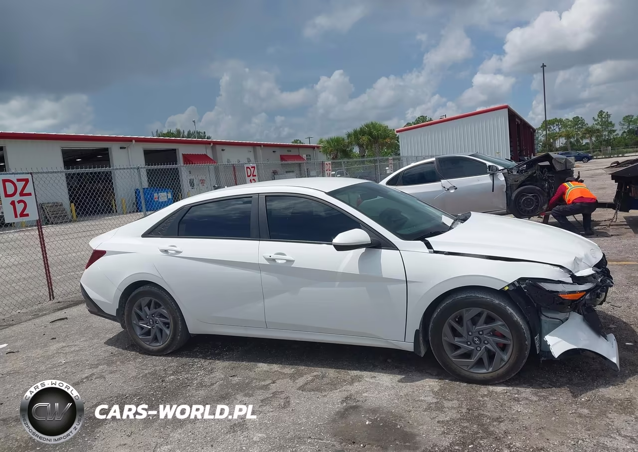 2024 Hyundai Elantra Sel VIN:KMHLM4DG3RU763700 - 13