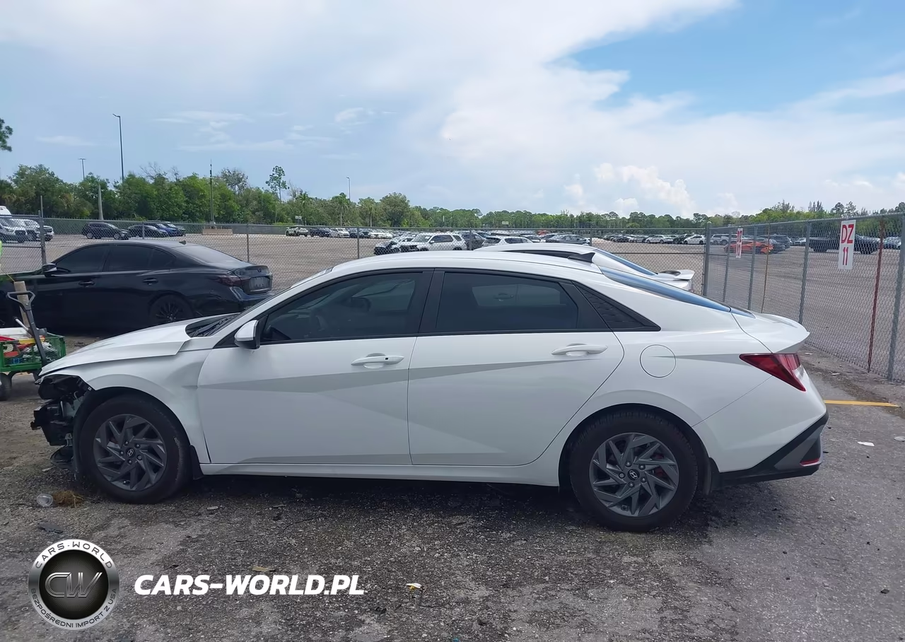 2024 Hyundai Elantra Sel VIN:KMHLM4DG3RU763700 - 14