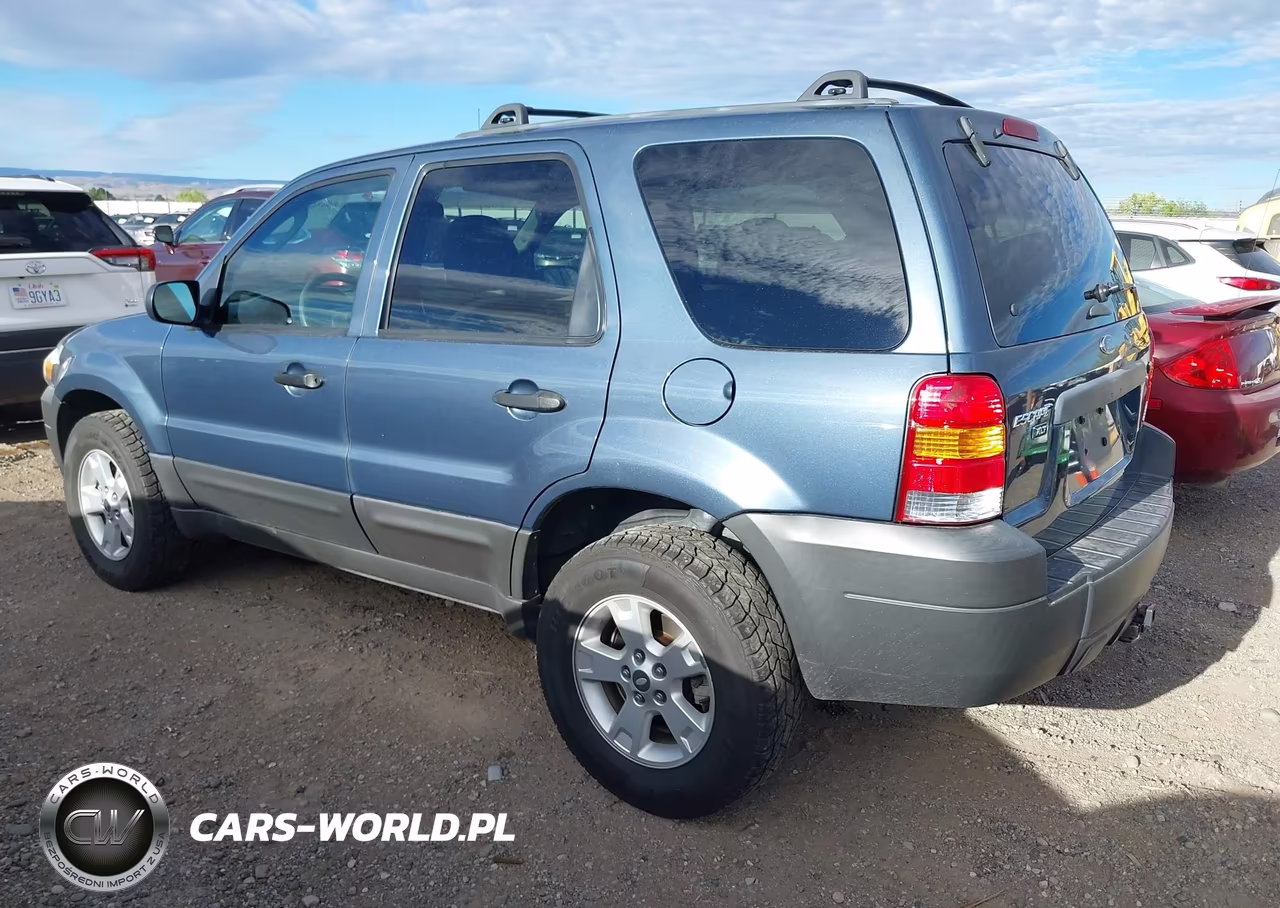 2005 Ford Escape Xlt VIN:1FMYU93105KC30001 - 3