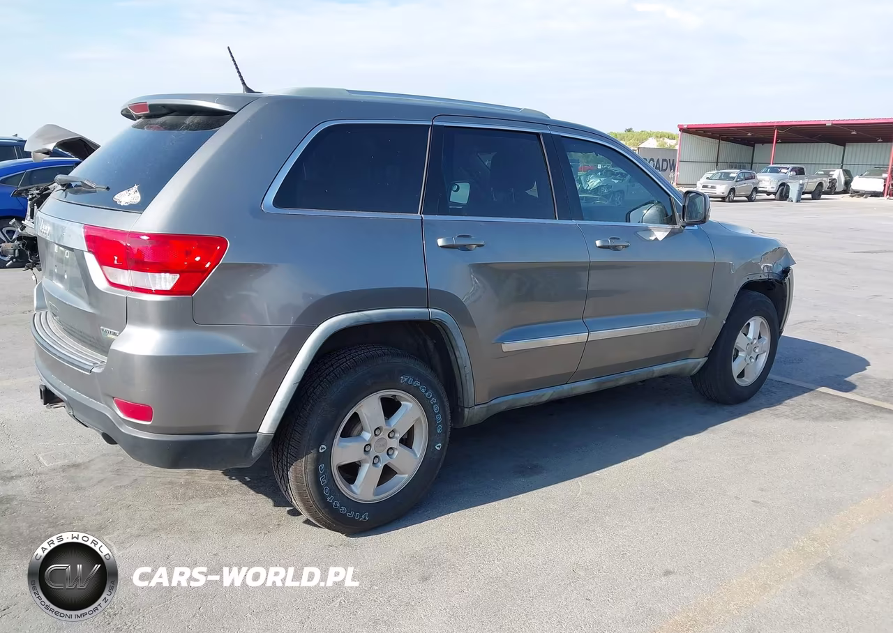 2012 Jeep Grand Cherokee Laredo VIN:1C4RJEAG5CC116004 - 4