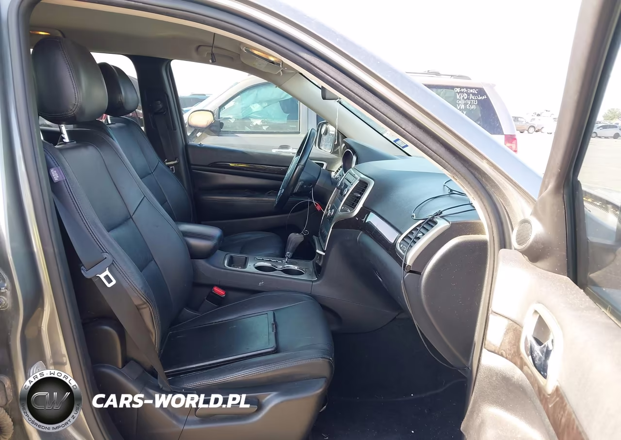 2012 Jeep Grand Cherokee Laredo VIN:1C4RJEAG5CC116004 - 5