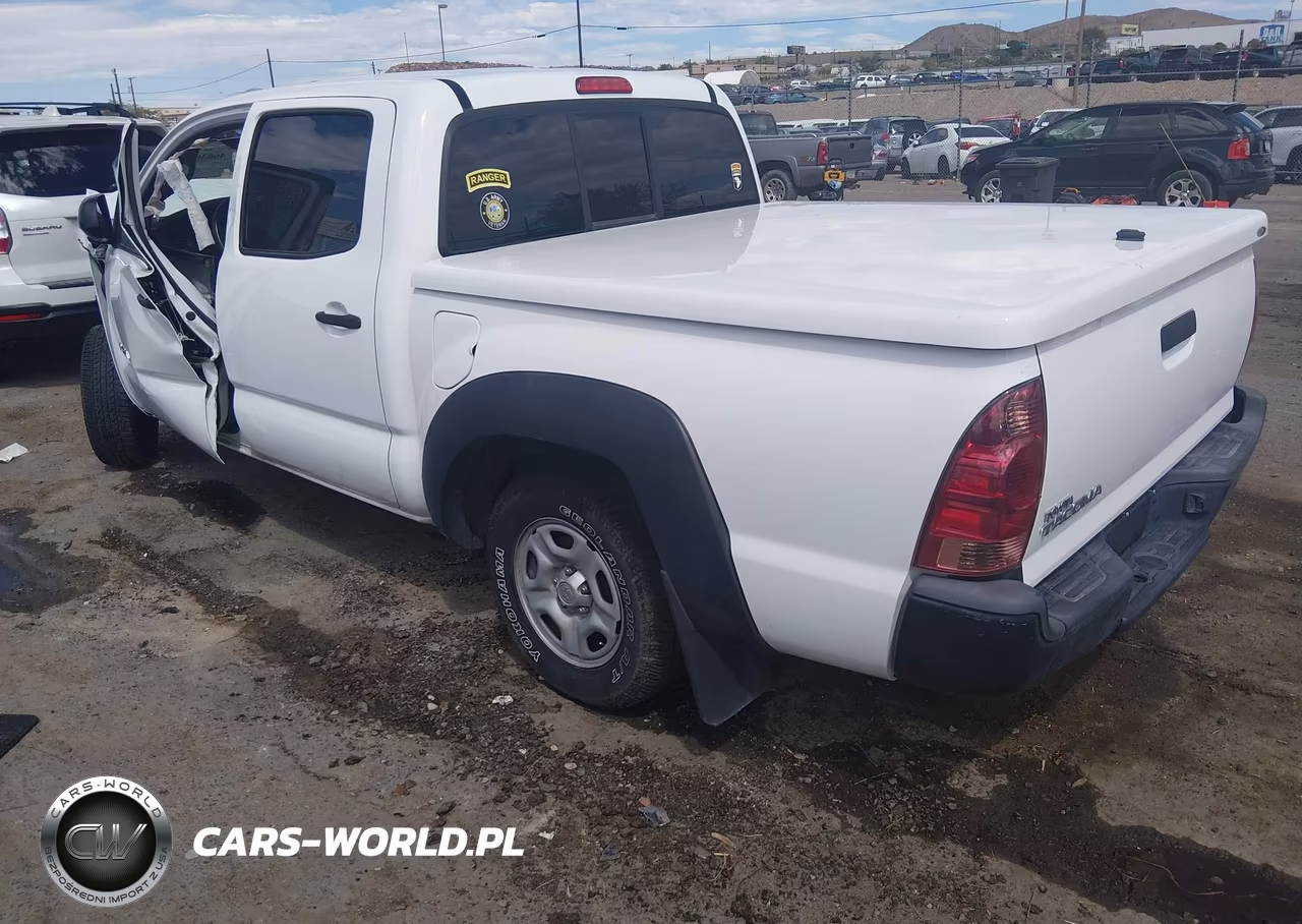 2015 Toyota Tacoma VIN:5TFJX4CN0FX048015 - 3