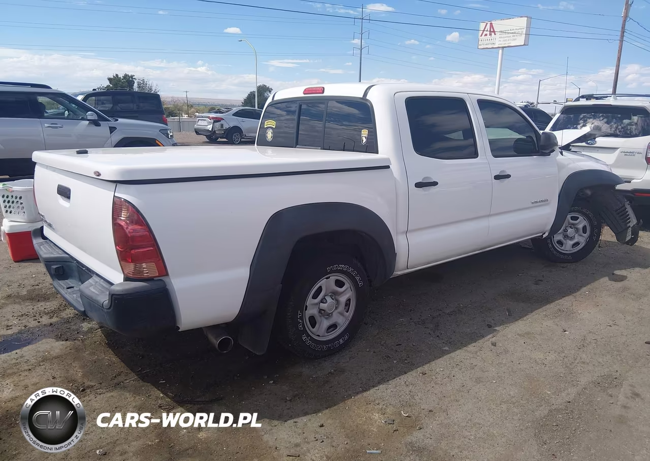 2015 Toyota Tacoma VIN:5TFJX4CN0FX048015 - 4