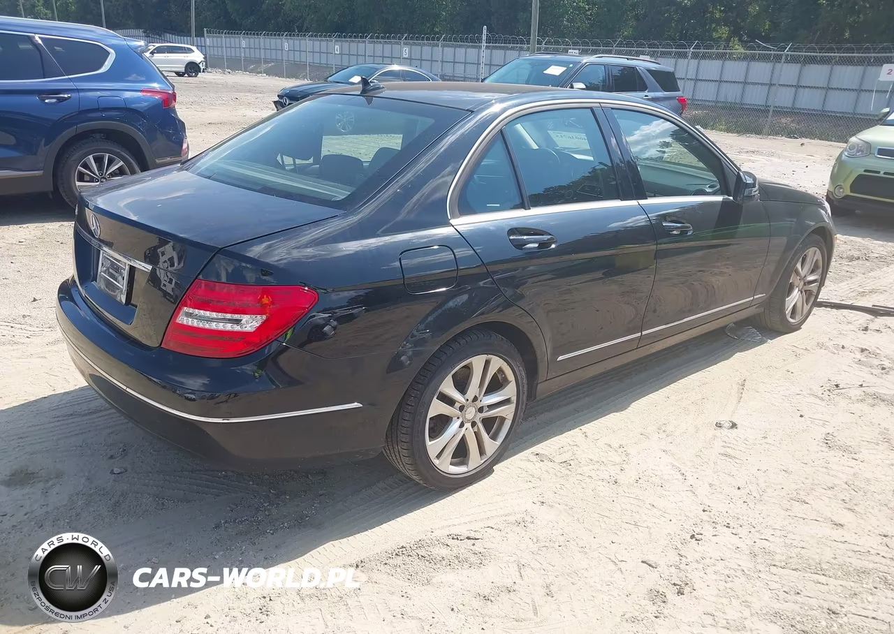 2014 Mercedes-Benz C 250 Luxury VIN:WDDGF4HBXEA949928 - 4