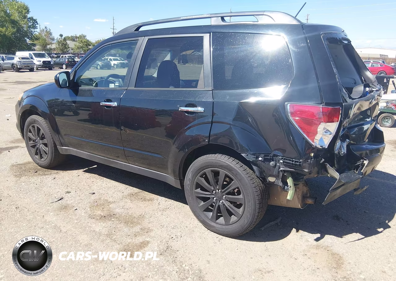 2012 Subaru Forester 2.5X Premium VIN:JF2SHADC8CH413786 - 3