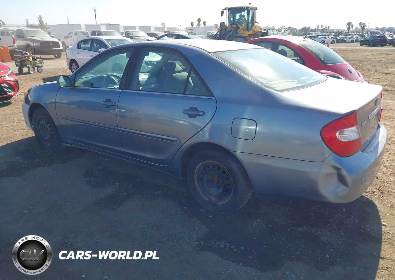 2003 Toyota Camry Le VIN:4T1BE32K93U744117 - 3