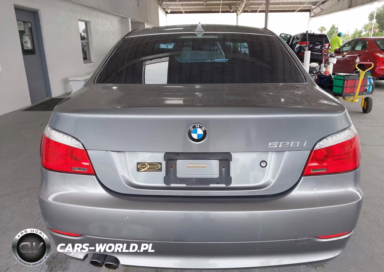 2010 BMW 528I xDrive VIN:WBANV1C58AC156756 - 16