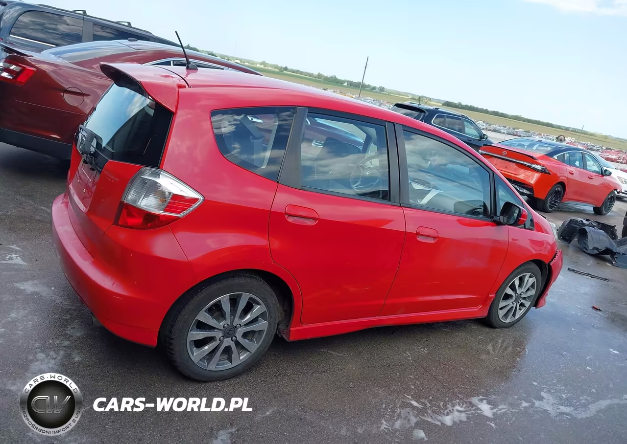 2012 Honda Fit Sport VIN:JHMGE8H58CC000991 - 13