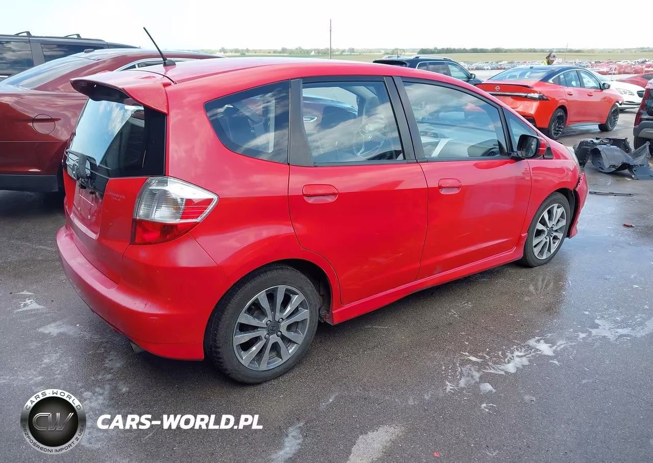 2012 Honda Fit Sport VIN:JHMGE8H58CC000991 - 4
