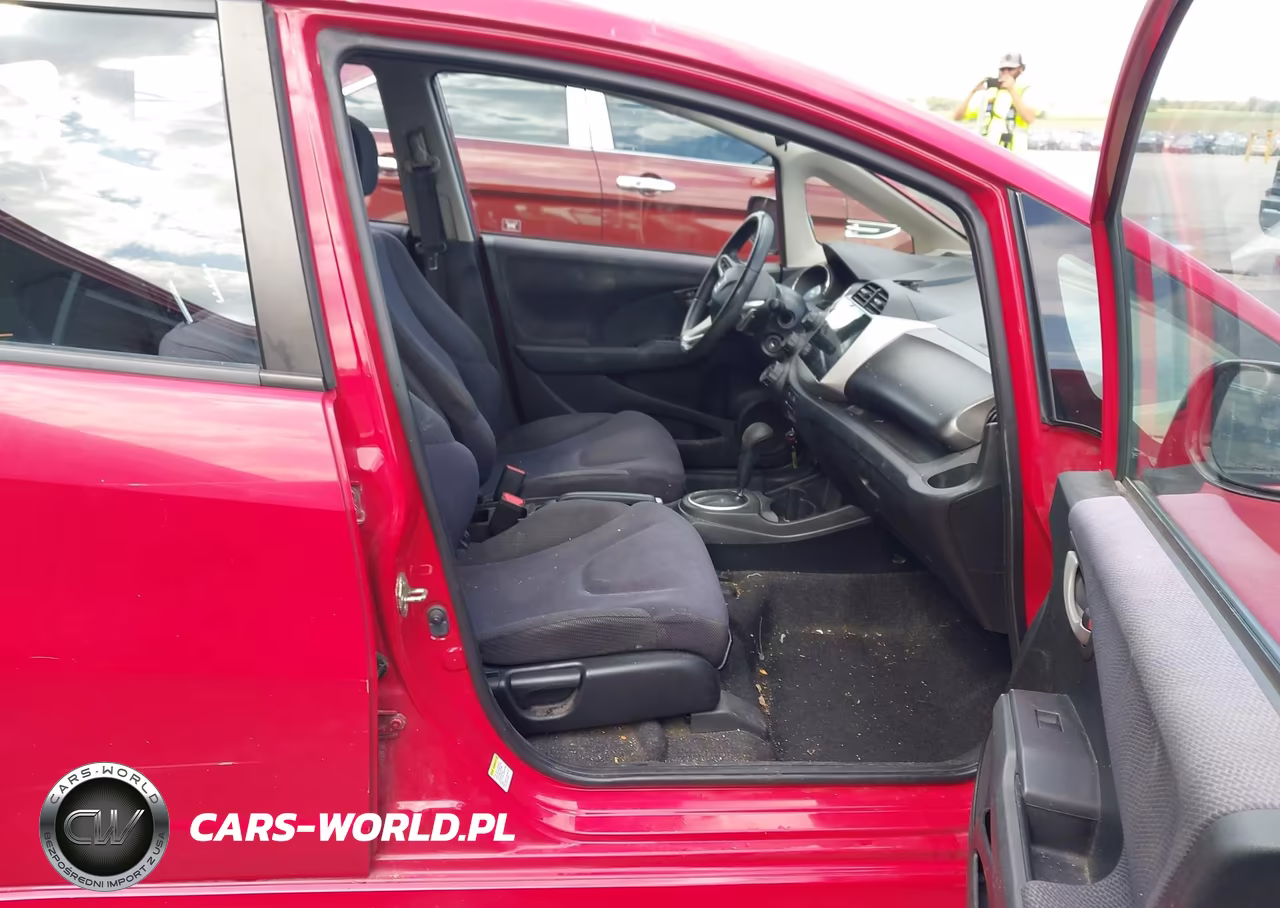 2012 Honda Fit Sport VIN:JHMGE8H58CC000991 - 5