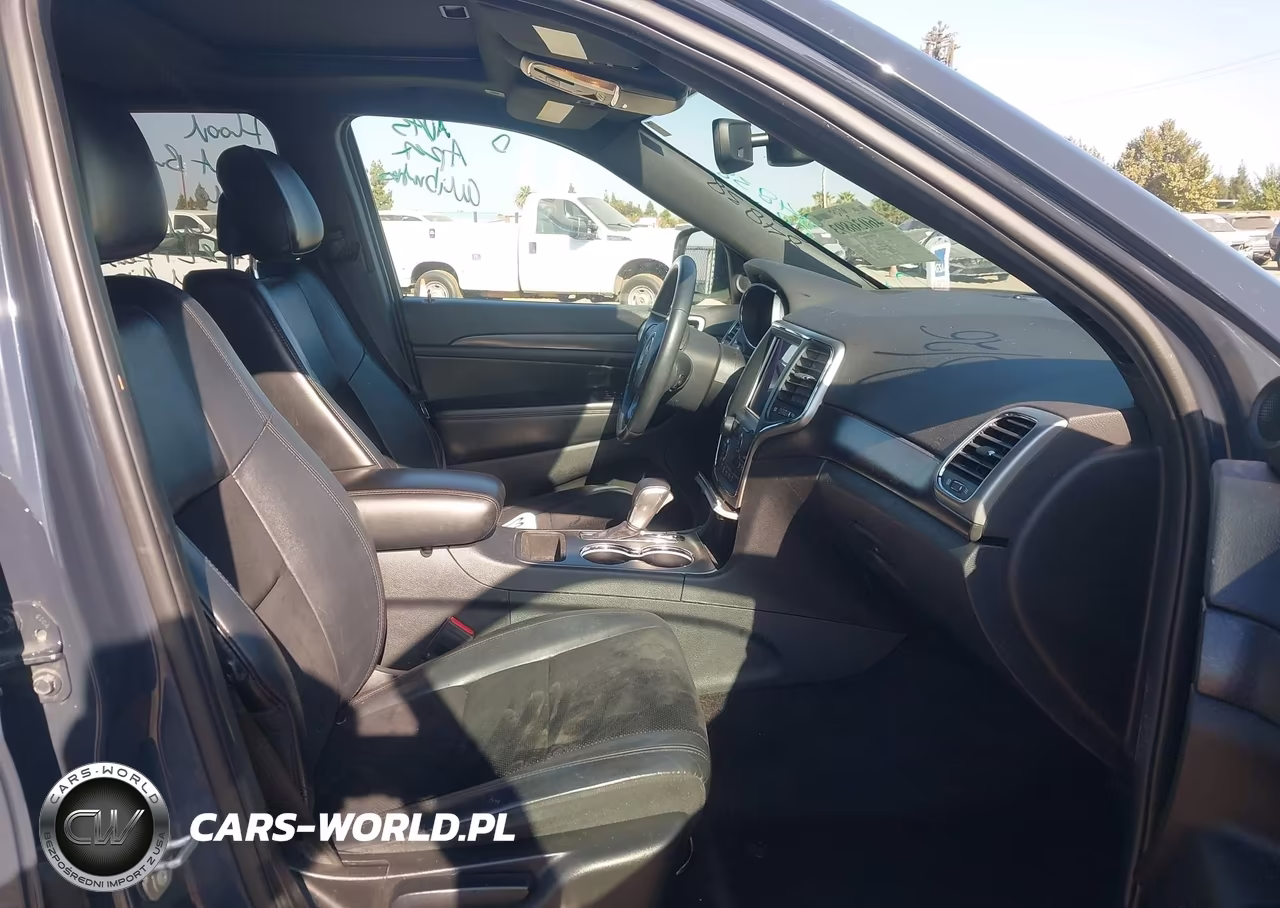2018 Jeep Grand Cherokee Altitude 4X4 VIN:1C4RJFAG5JC358617 - 5