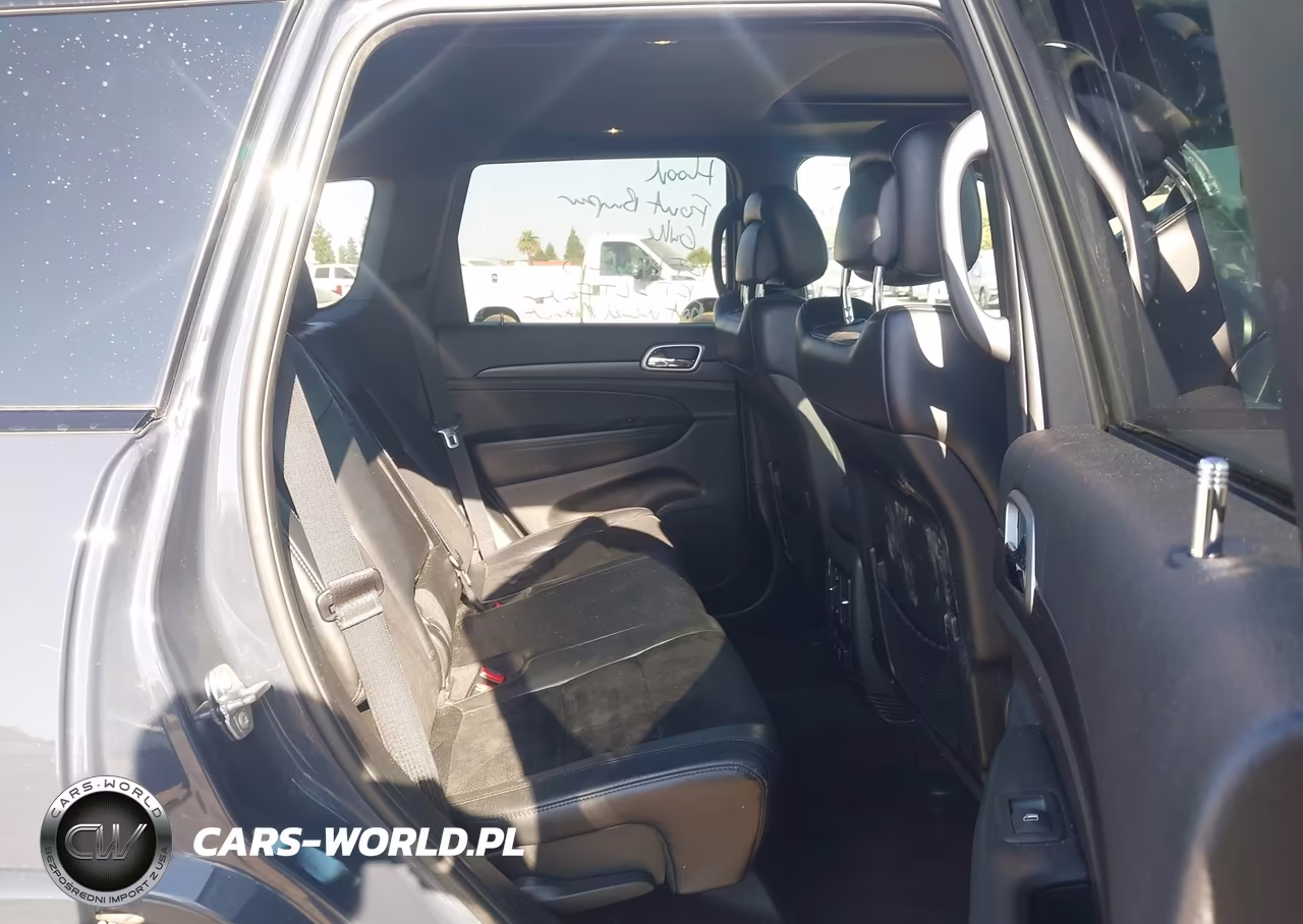 2018 Jeep Grand Cherokee Altitude 4X4 VIN:1C4RJFAG5JC358617 - 8