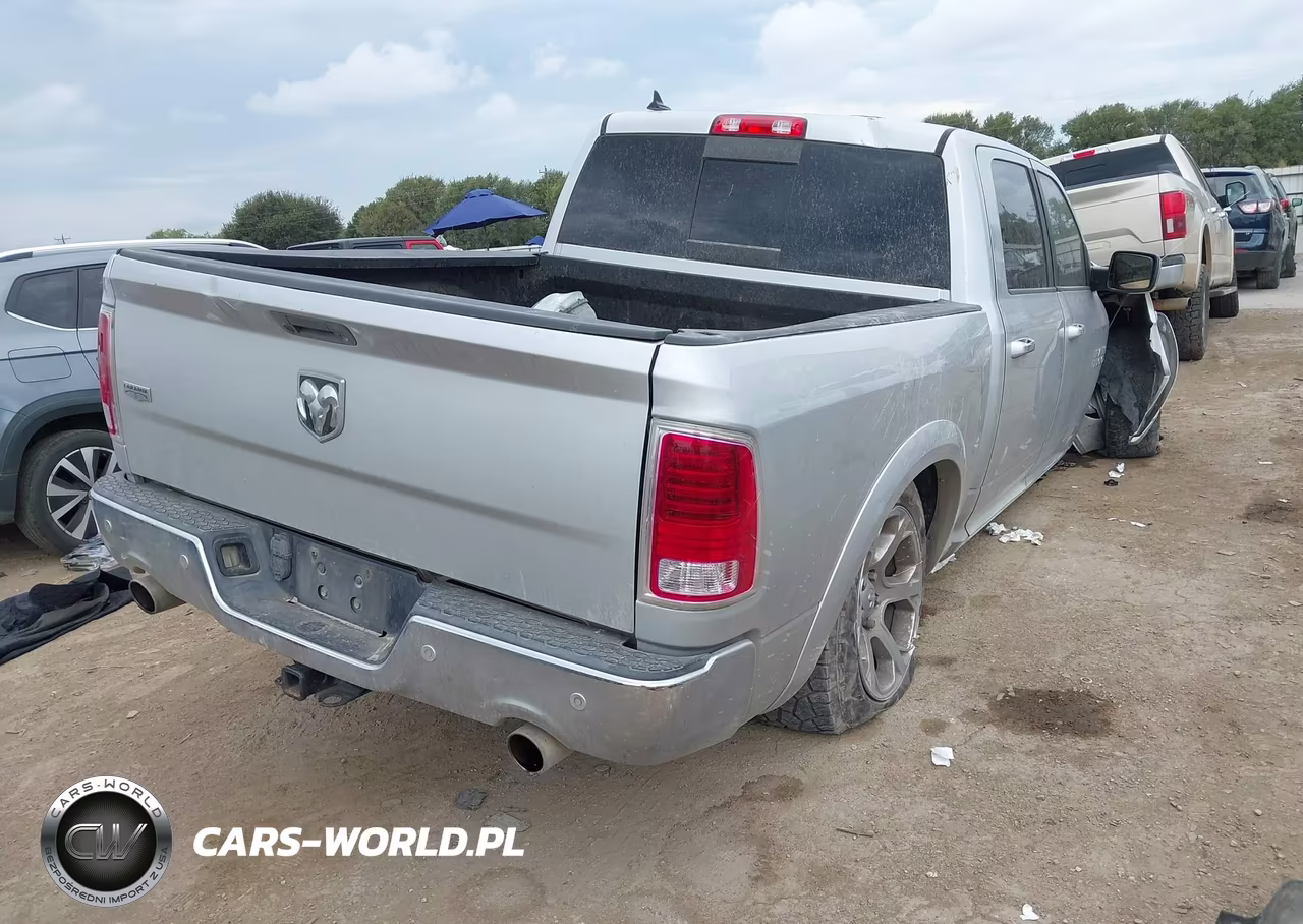 2016 Ram 1500 Laramie VIN:1C6RR6NT4GS241164 - 4