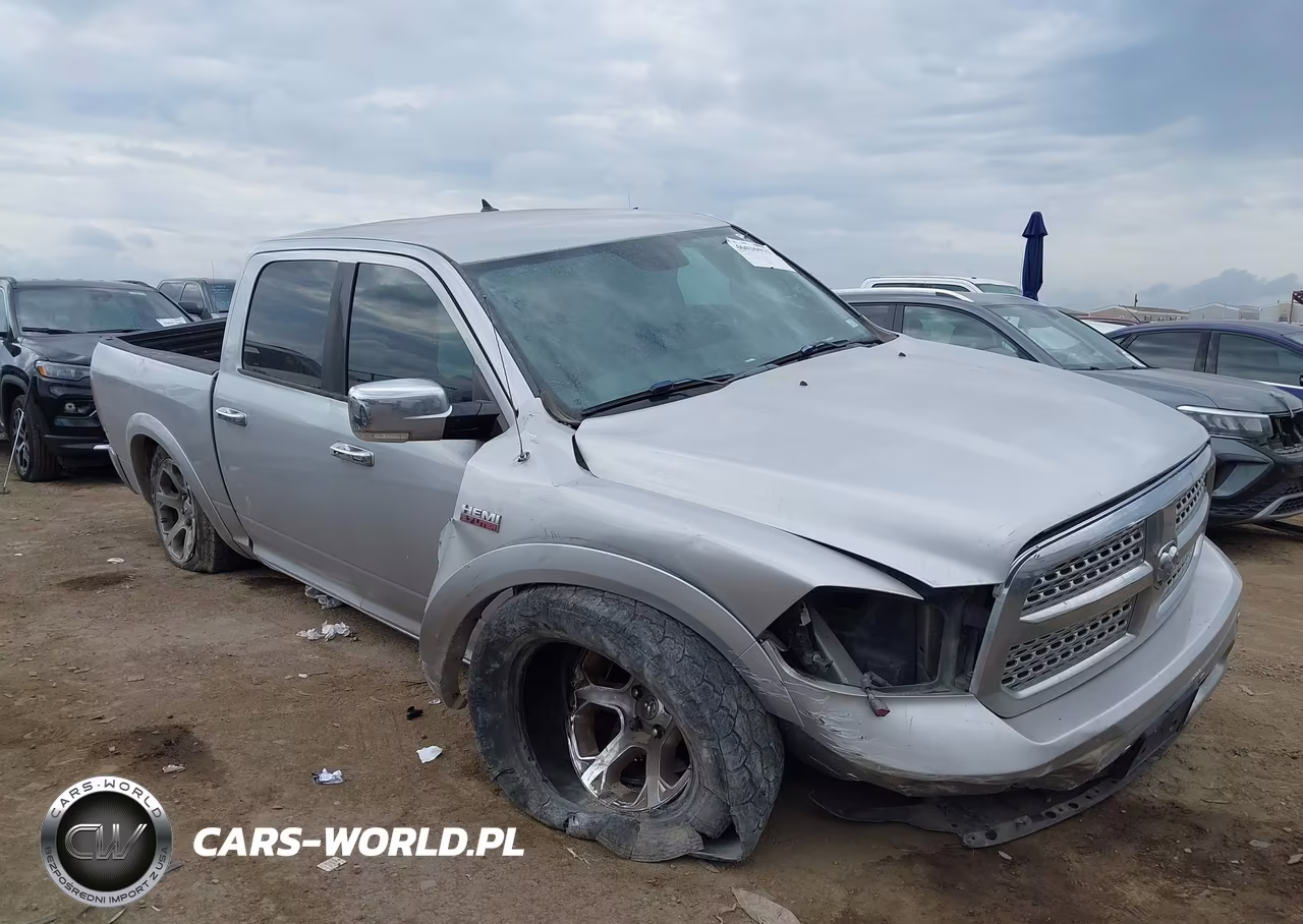 2016 Ram 1500 Laramie VIN:1C6RR6NT4GS241164 - 6