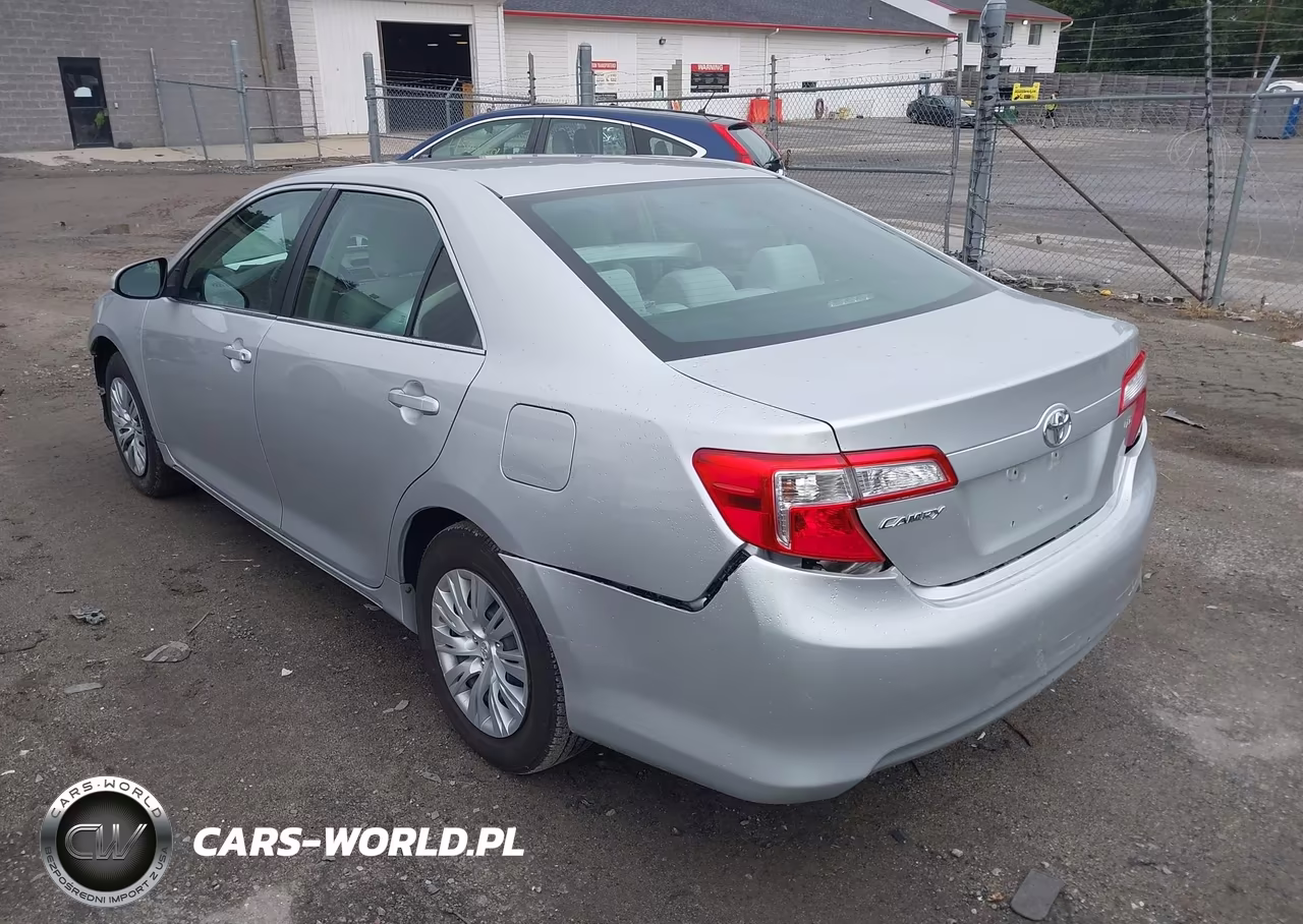 2013 Toyota Camry Le VIN:4T1BF1FK3DU233323 - 3