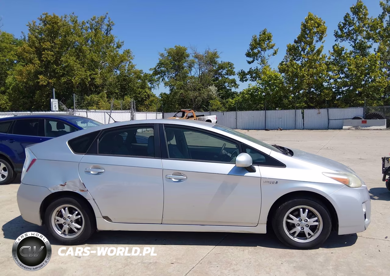2011 Toyota Prius Two VIN:JTDKN3DU0B5303634 - 13