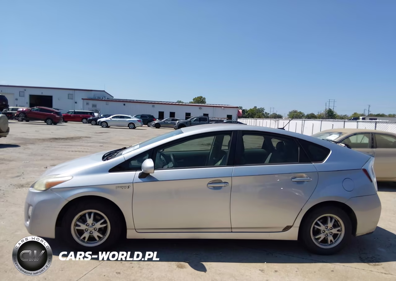 2011 Toyota Prius Two VIN:JTDKN3DU0B5303634 - 14