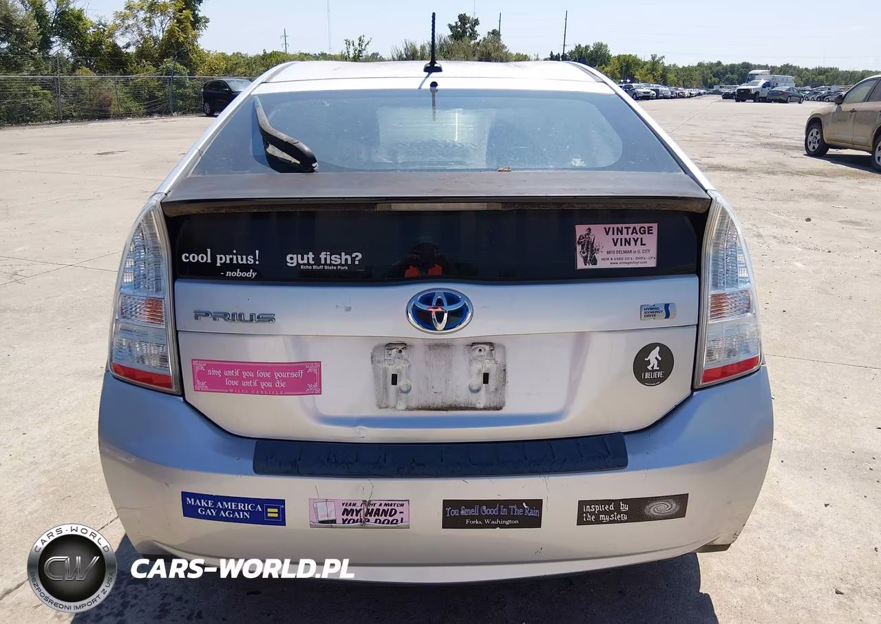 2011 Toyota Prius Two VIN:JTDKN3DU0B5303634 - 16