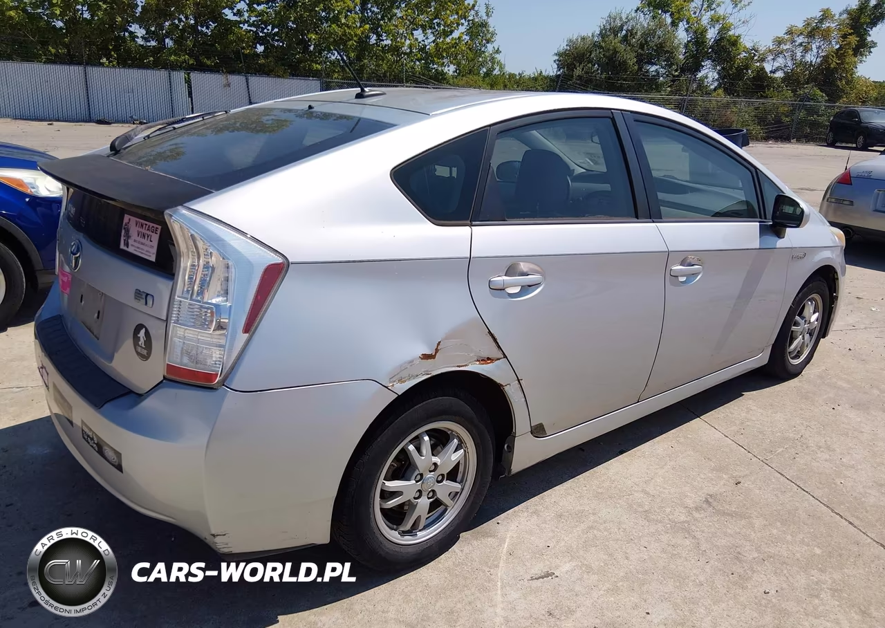2011 Toyota Prius Two VIN:JTDKN3DU0B5303634 - 4