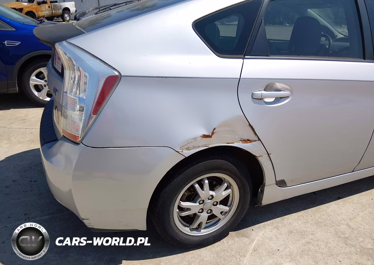 2011 Toyota Prius Two VIN:JTDKN3DU0B5303634 - 6